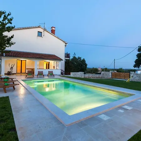 بيت للعطل Holiday House Emma With A Pool Glavani