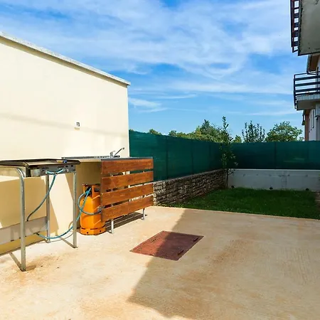 بيت للعطل Holiday House Emma With A Pool