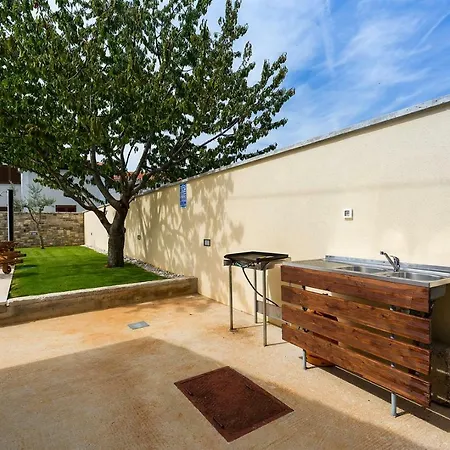 بيت للعطل Holiday House Emma With A Pool *