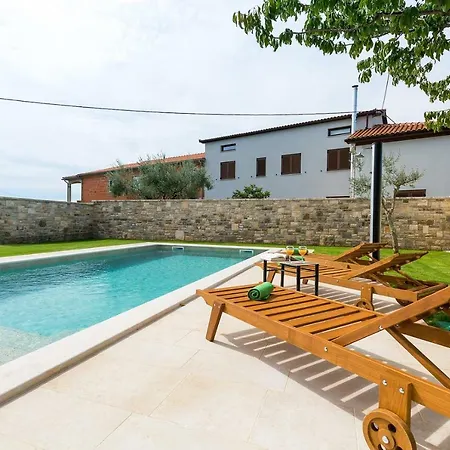 Holiday House Emma With A Pool Holiday home Glavani